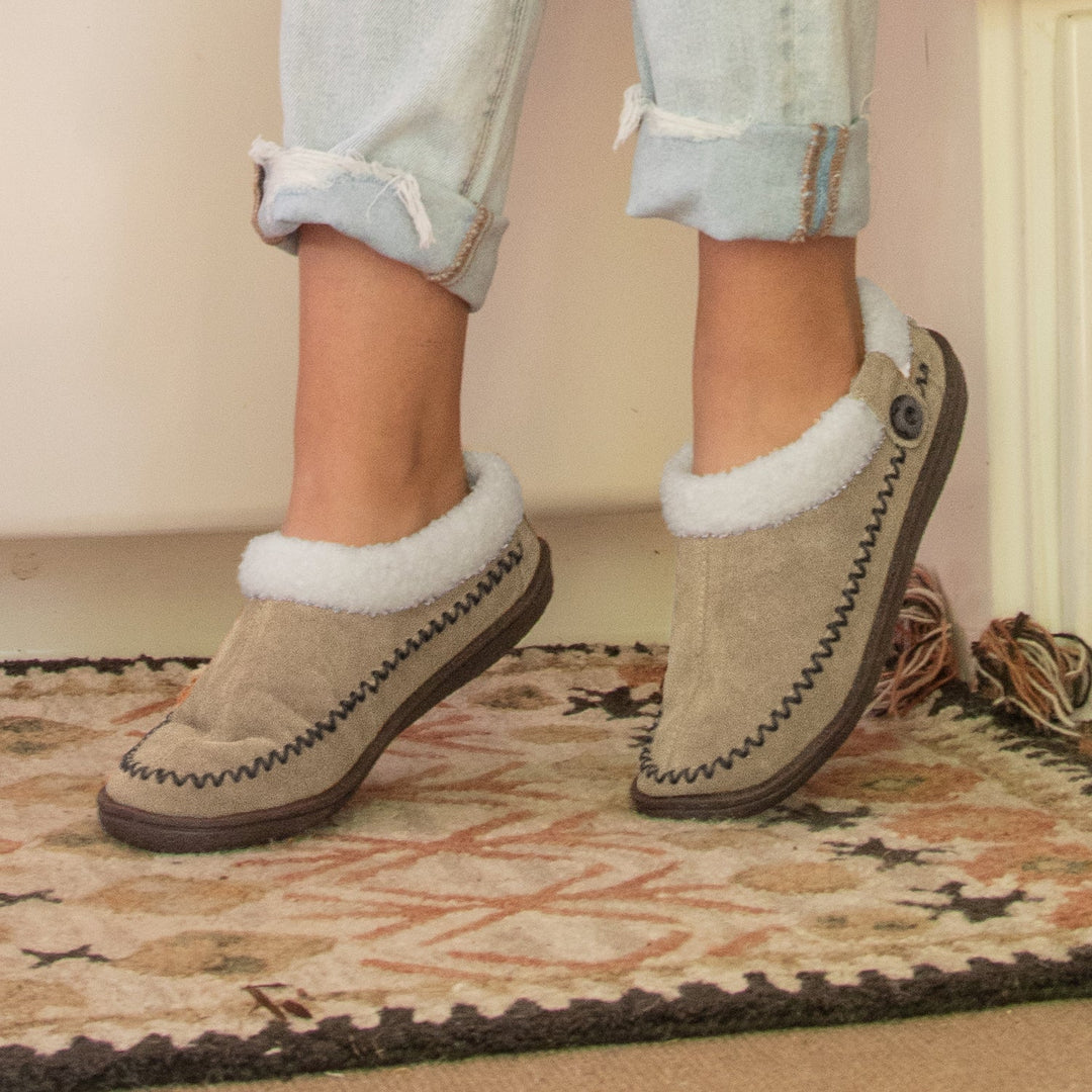 Women's Soothe Slipper - Taupe - Staheekum